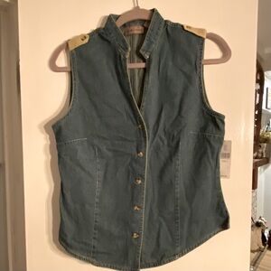 NWT - I.E. Relaxed Denim Button Up Vest Woman’s Size 8 With Tab Details